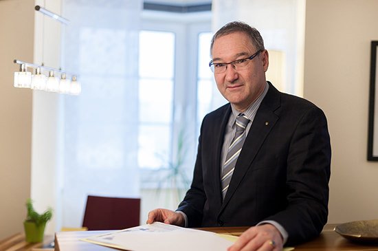 Dr. Gerhard Seirer